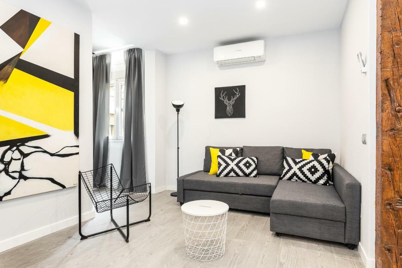 Bnbholder Black & Yellow Design Sol Apartment